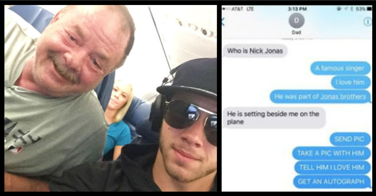 dad-nick-jonas-text-selfie