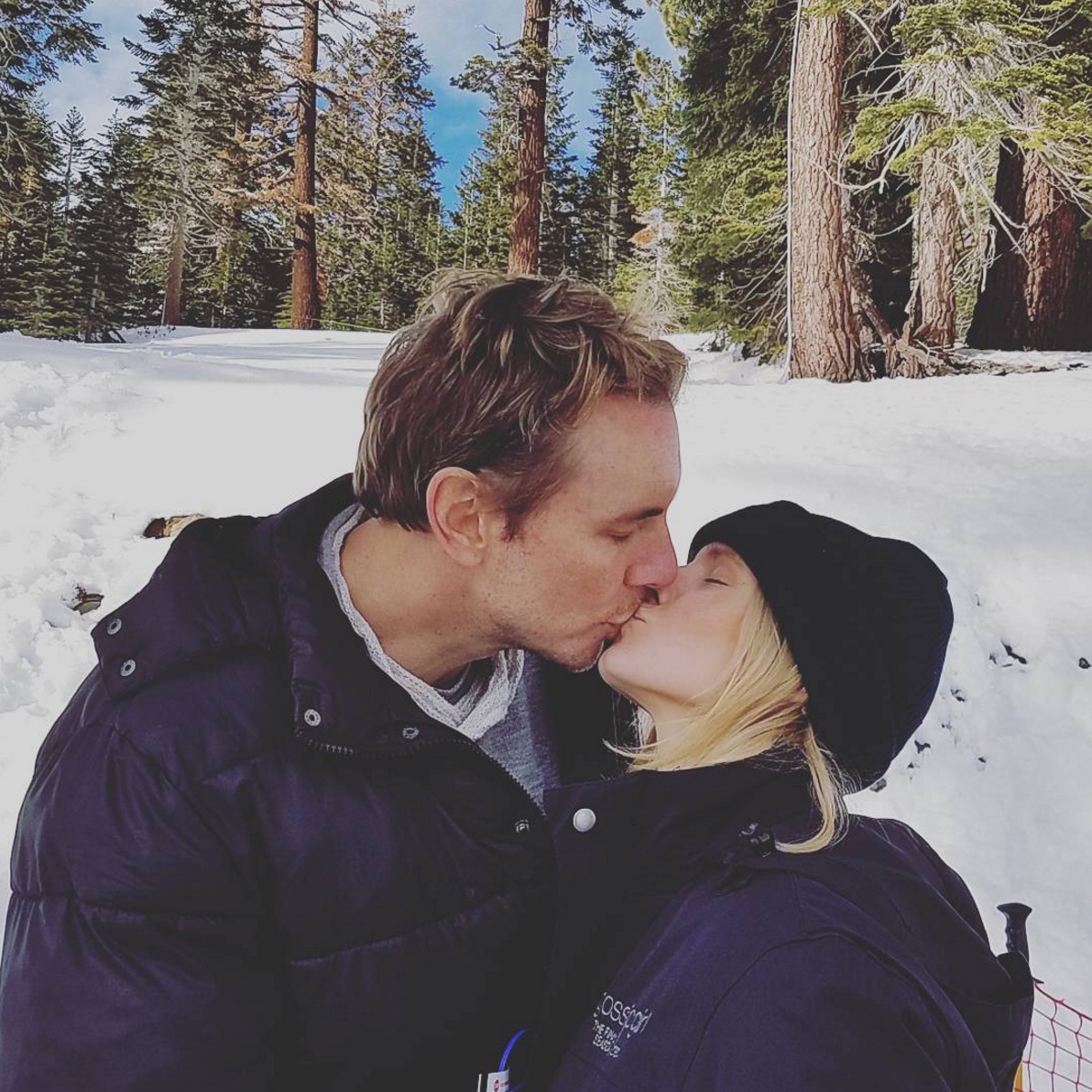 dax-kristen-kissing.jpg