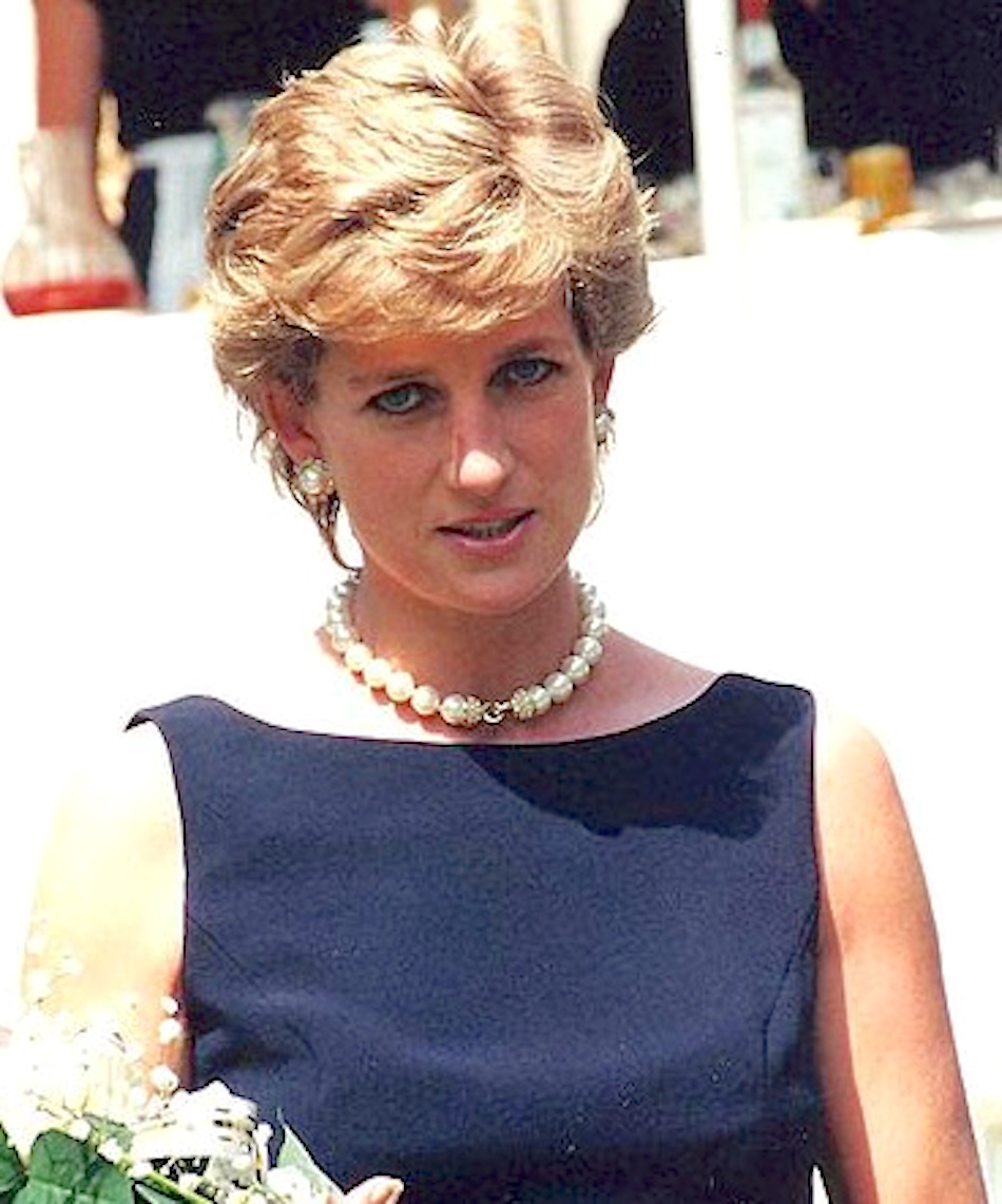 diana-in-pearls.jpg