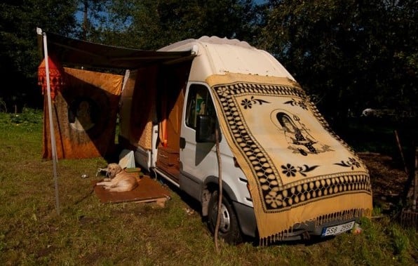 dipa-vasudeva-das-work-van-to-tiny-cabin-conversion-diy-motorhome-0020-600x400-2.jpg