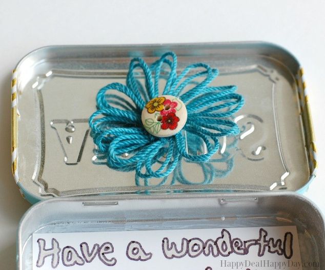 diy-lunch-box-treat-note-holder-from-an-altoid-tin-crafts-repurpose-household-items-repurposing-upcycling-3.jpg