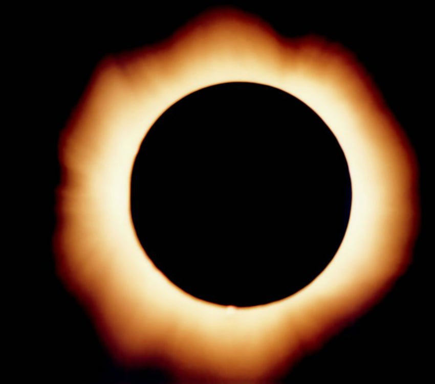 eclipse-1-1.jpg eclipse-1-1.jpg