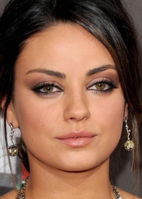 extra_large_cropped_Best-celebrity-makeup-looks-for-hazel-eyes_02.jpg