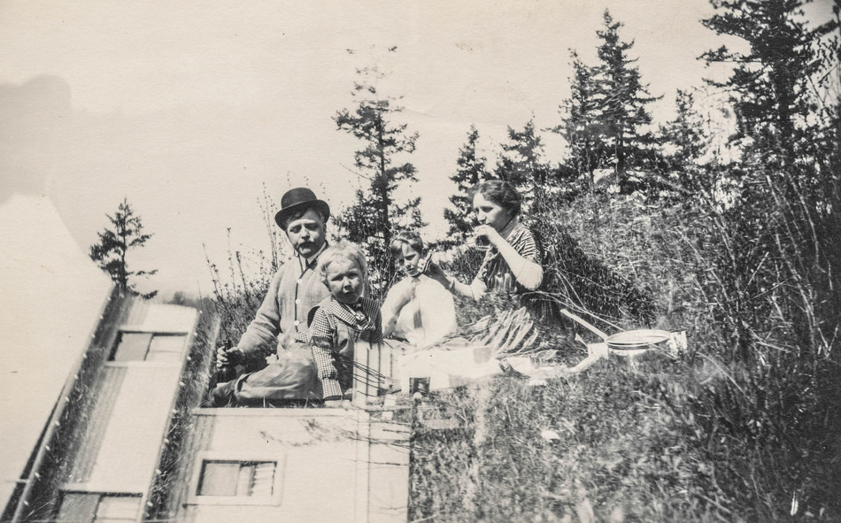 family-picnic.jpg