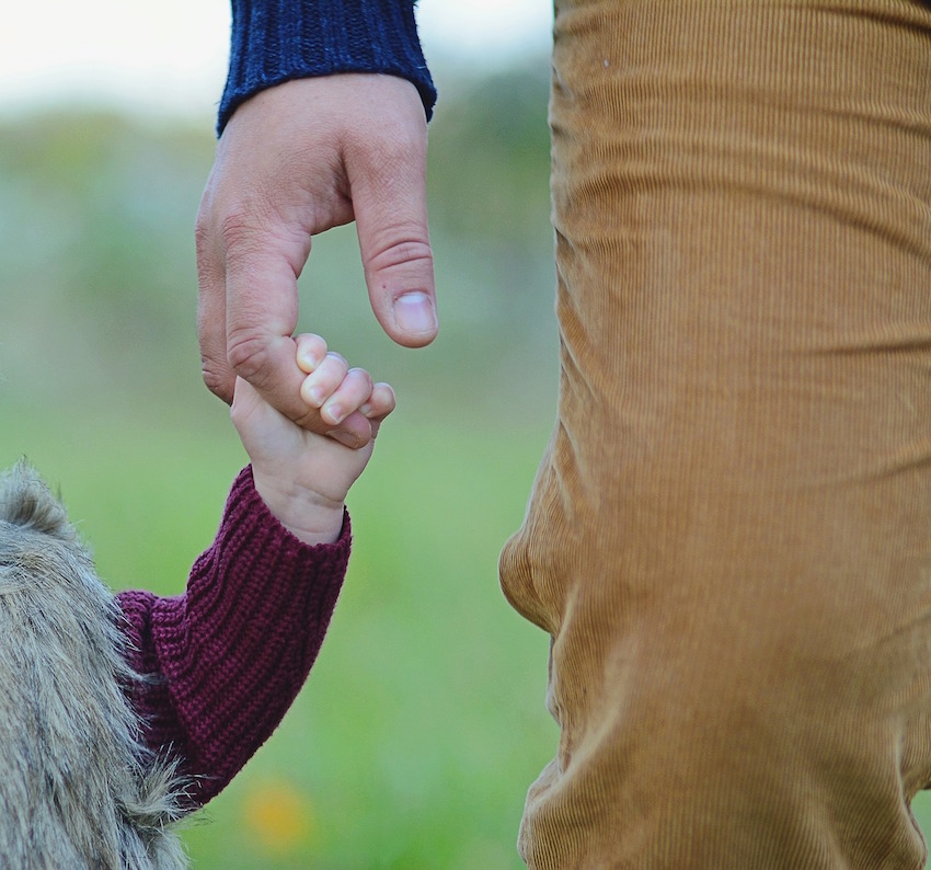 father-daughter-1476167_1280.jpg