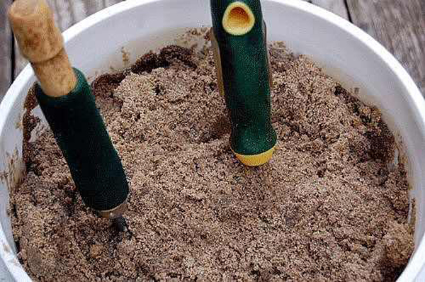 garden-tools-in-sand.jpg