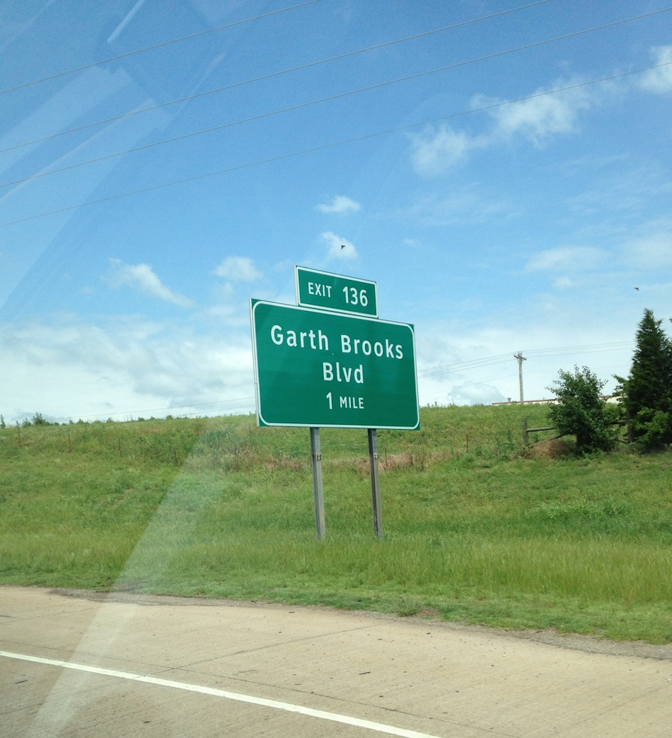 garth-brooks-blvd.jpg