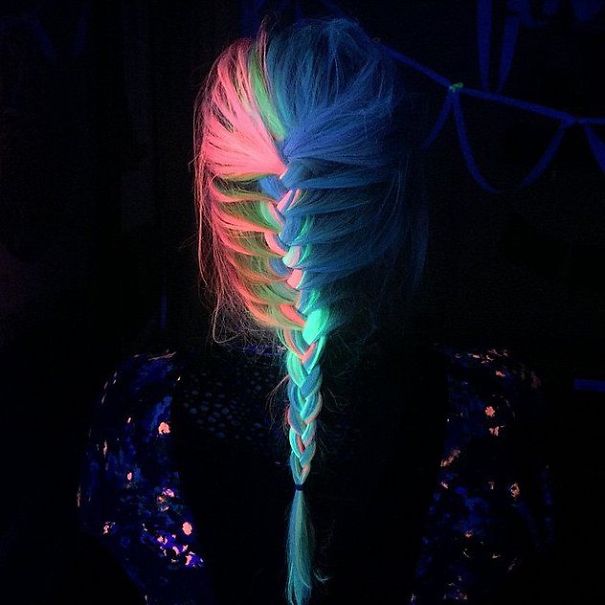 glow-in-dark-blacklight-hair-high-voltage-classic-manic-panic-11__605.jpg