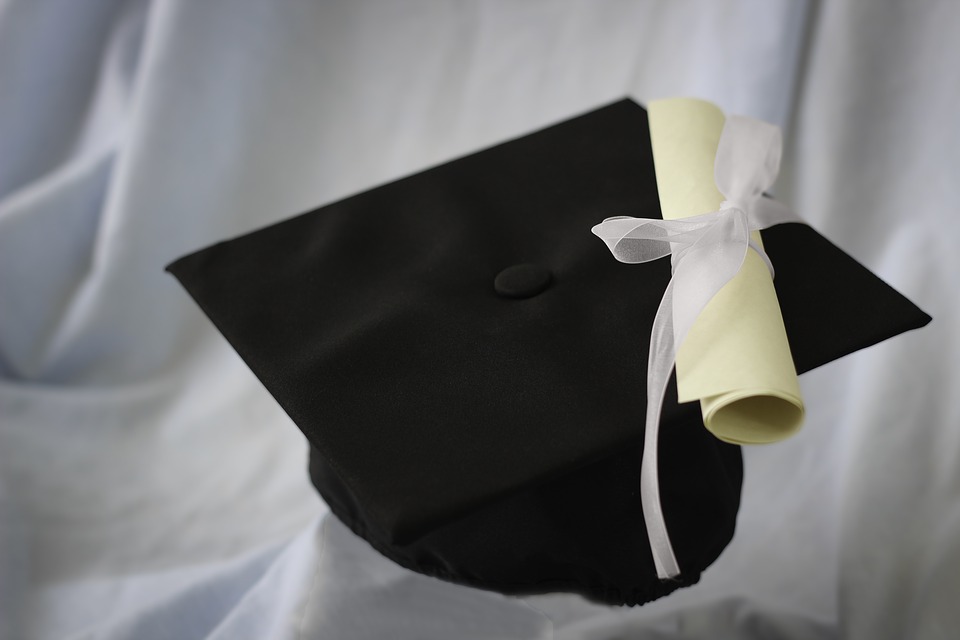 graduation-2148715_960_720.jpg