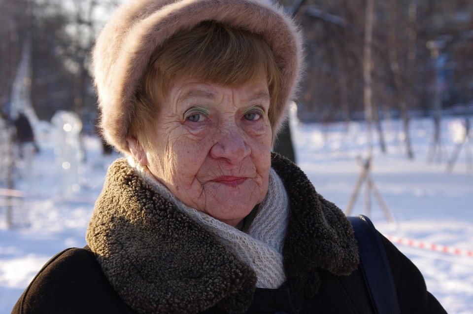 grandma-499167_960_720.jpg