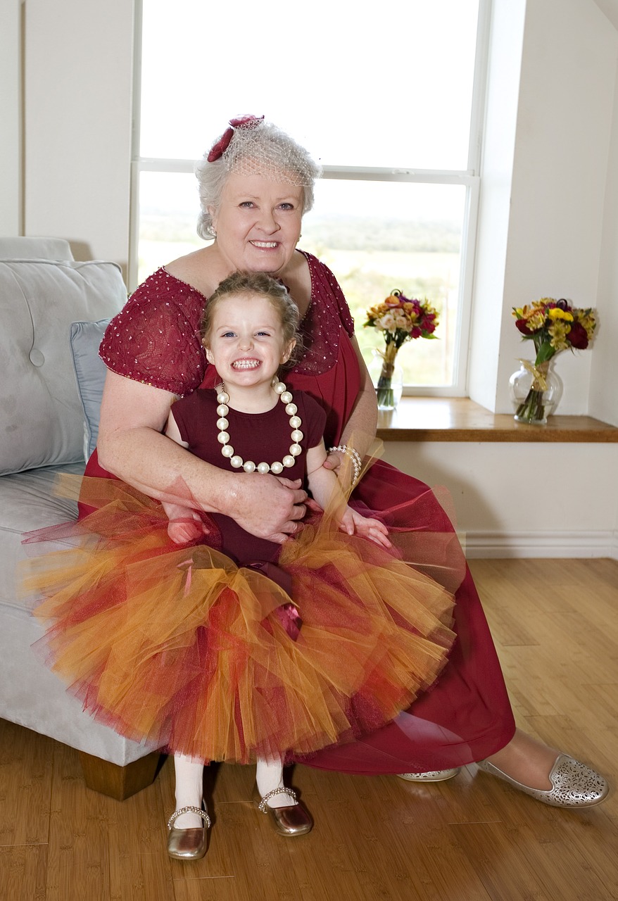 grandmother-with-granddaughter-2081318_1280.jpg