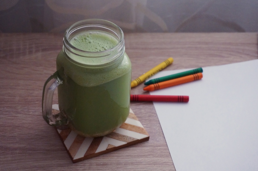 green-smoothie-in-mason-jar-on-wooden-table-zig-zag-folder-blank-paper-color-pencils_t20_goX407.jpg