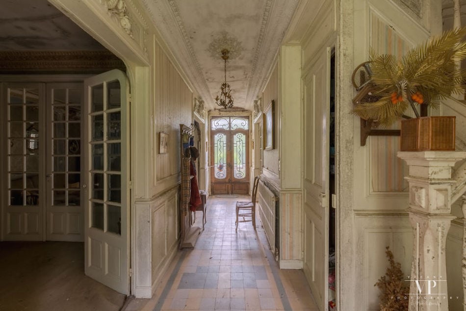 hallway-1.jpg