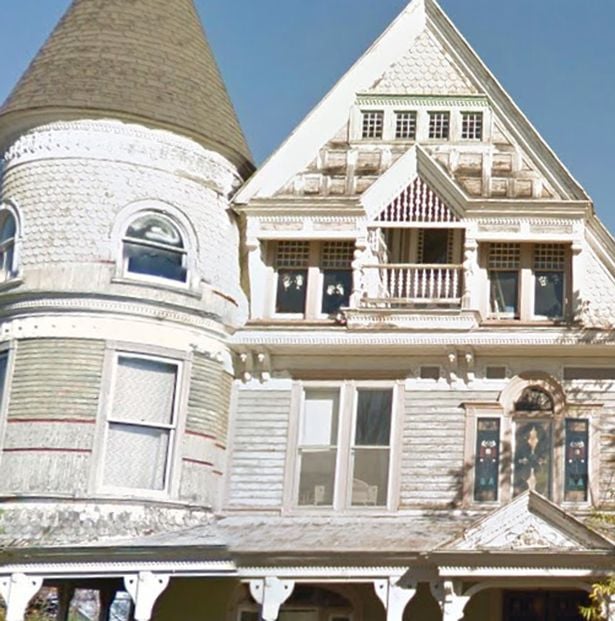 hauntedhouse2.jpg