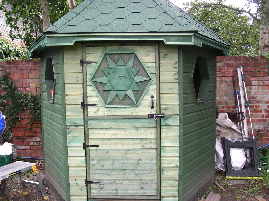 hexagongardenshed_k.jpg