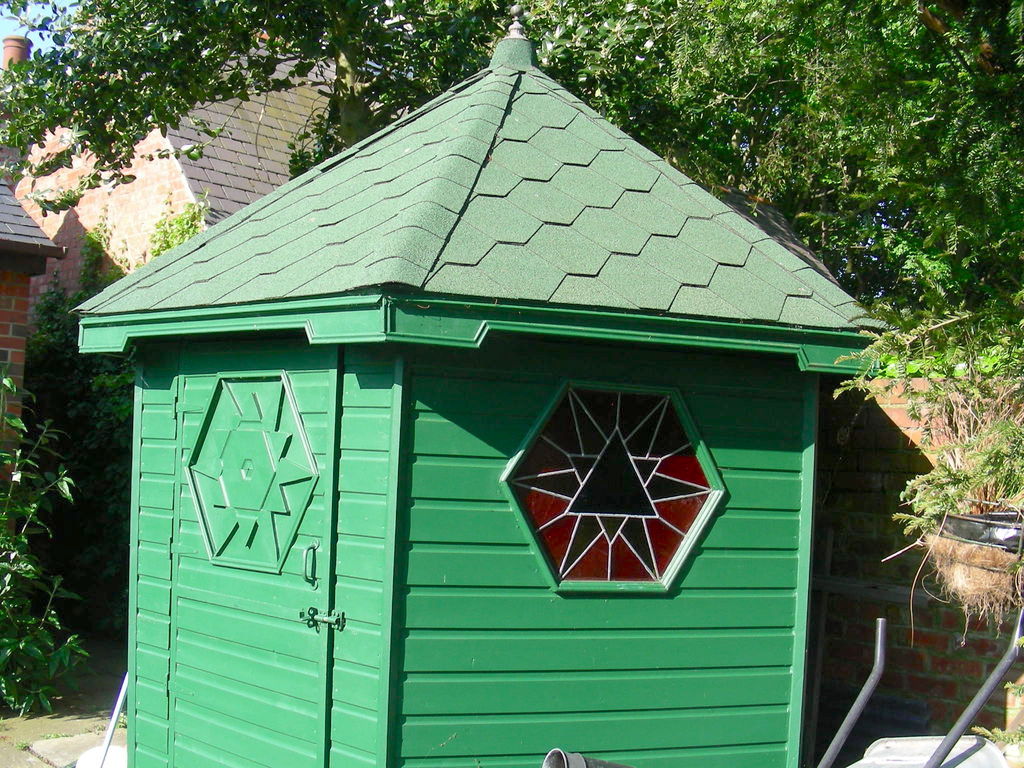 hexagongardenshed_m.jpg