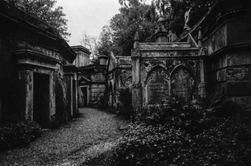 highgate-cemetary.jpg
