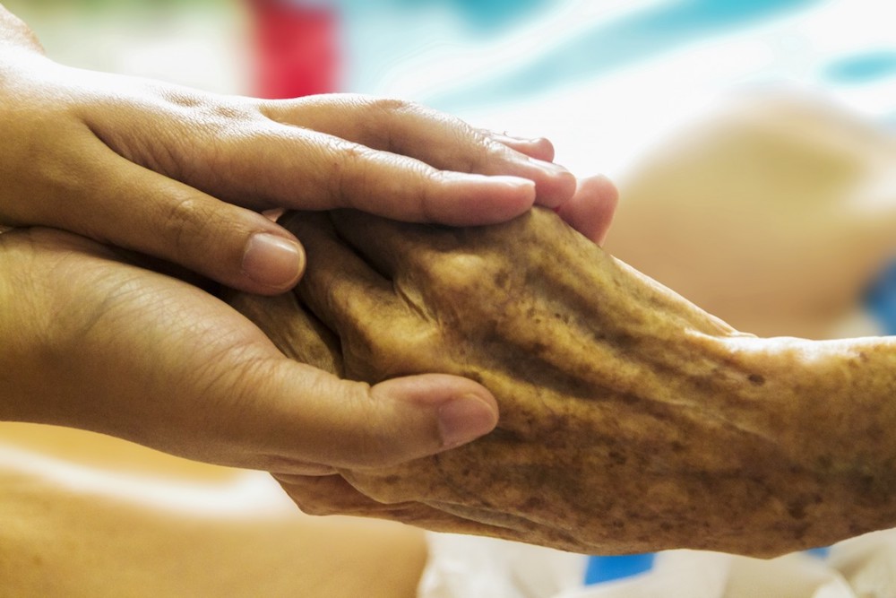 hospice_hand_in_hand_caring_care_support_elderly_help_old_hand-1028578.jpg
