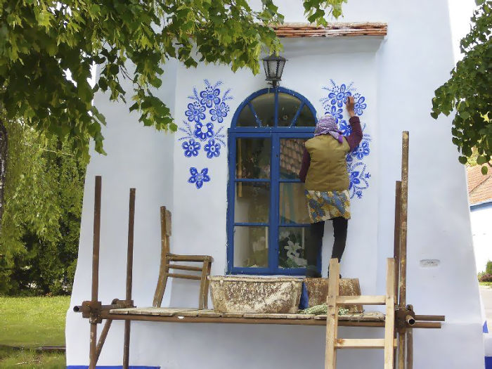 house-painting-90-year-old-grandma-agnes-kasparkova-14-59d334e885ebf__700.jpg