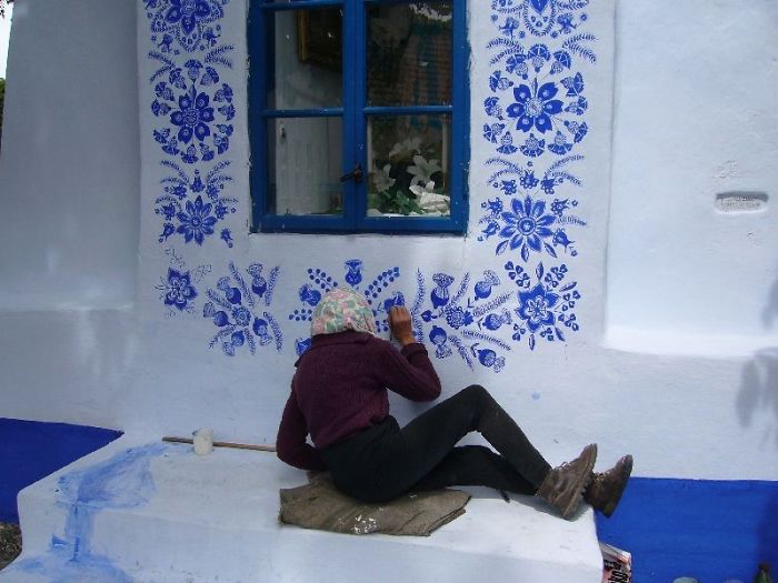 house-painting-90-year-old-grandma-agnes-kasparkova-16-59d334ed4fbd4__700.jpg