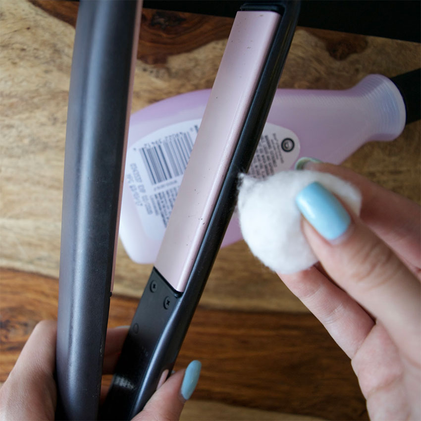 how-to-clean-a-flat-iron-4.jpg