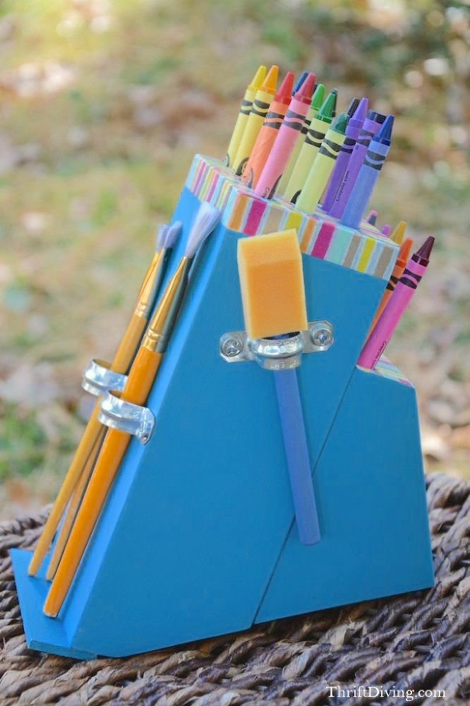 how-to-turn-a-knife-block-into-crayon-holder-crafts-repurposing-upcycling-1.jpg