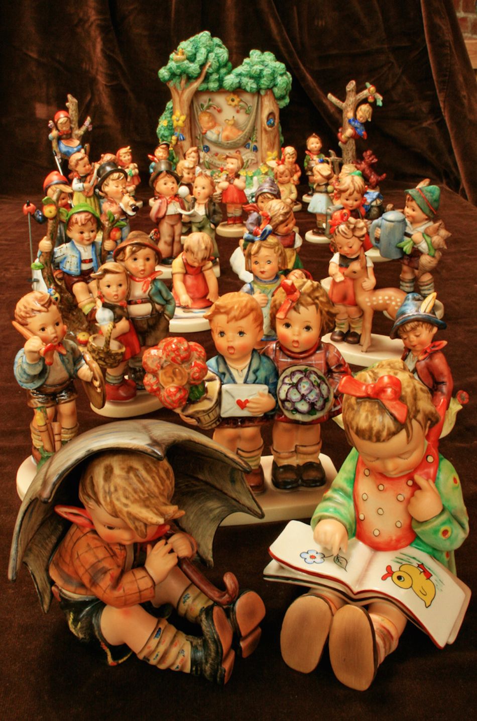 hummel-figurines.jpg