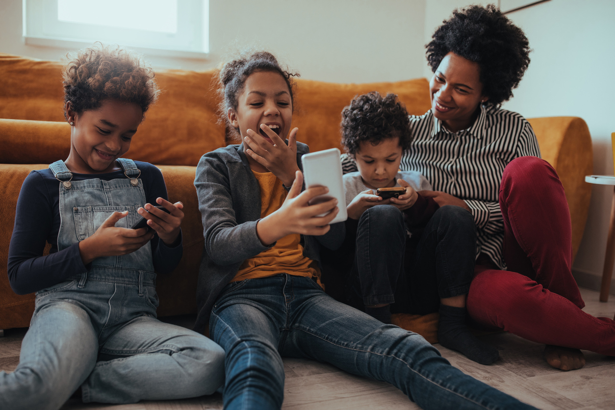 They're one connected family