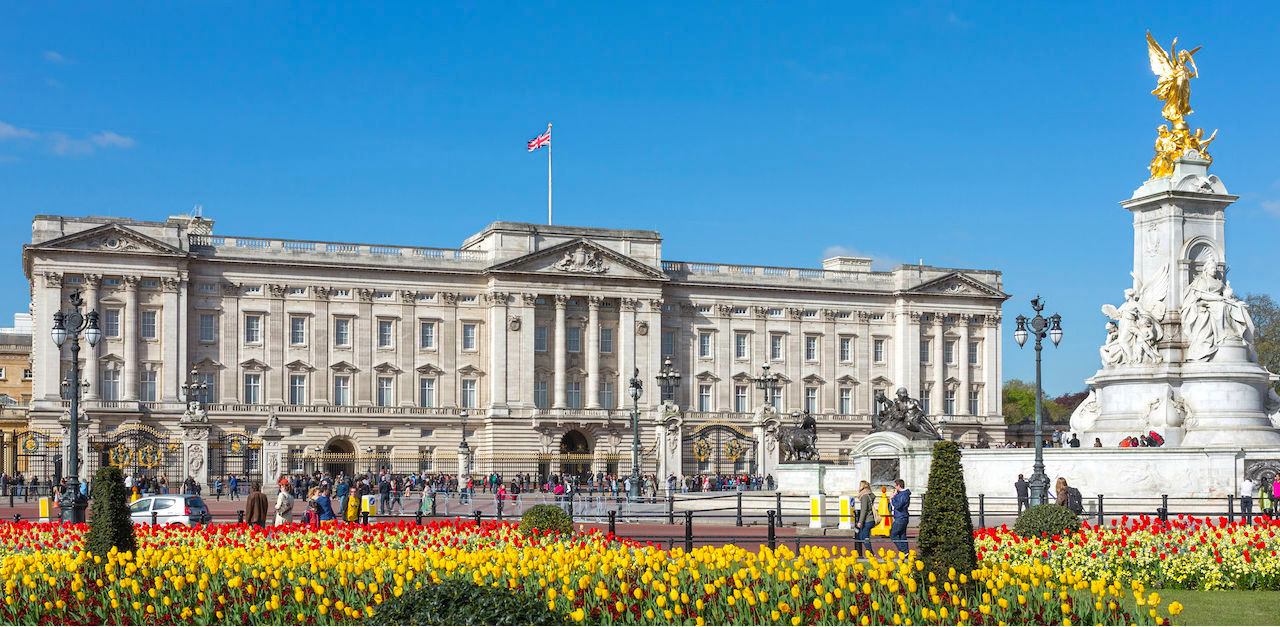 inside buckingham palace