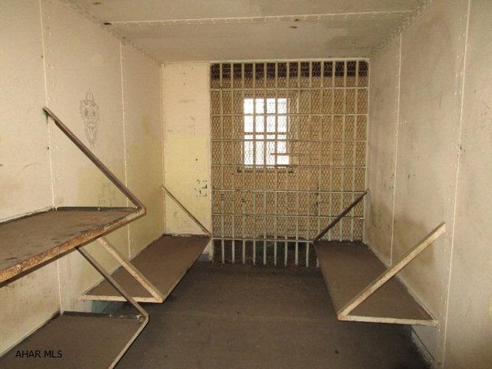 jail-4.jpg