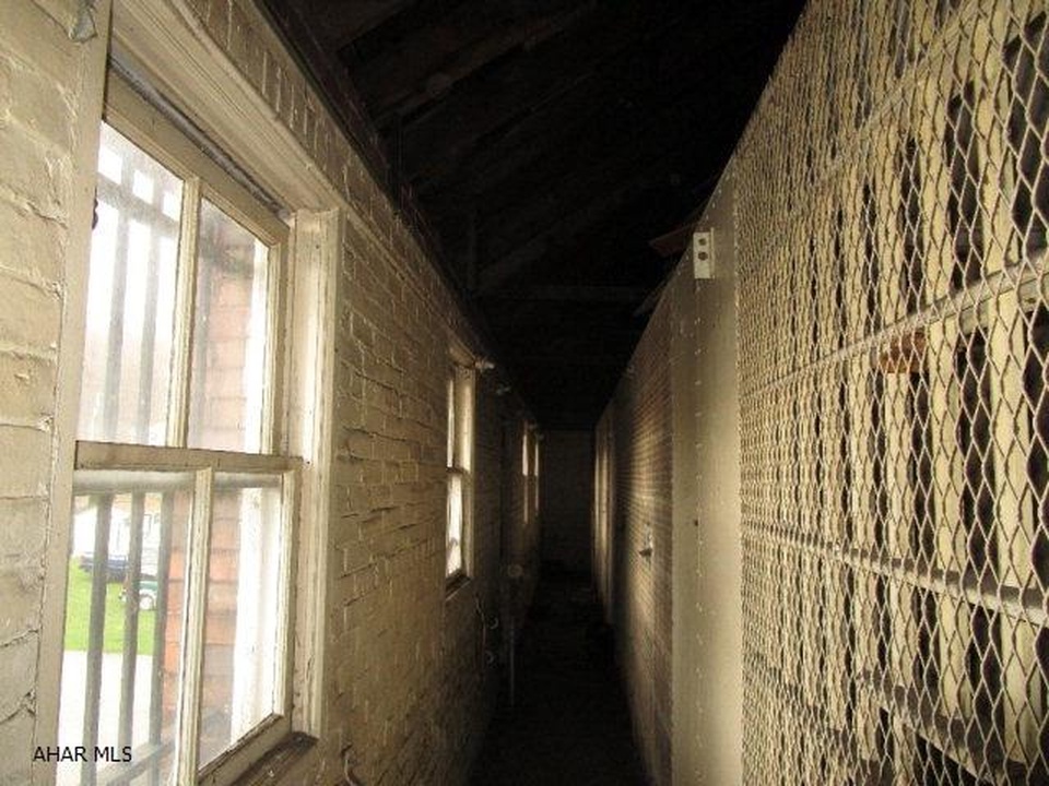jail-5.jpg