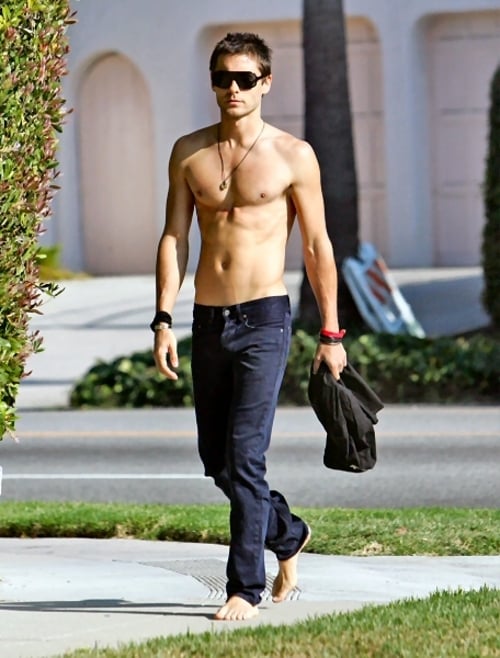 jared-leto-shirt-large-msg-11847733821.jpg