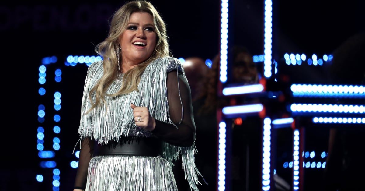 kelly-clarkson-1