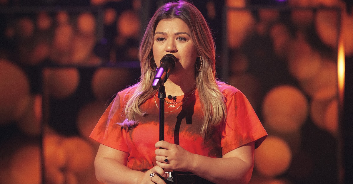 kelly-clarkson-2