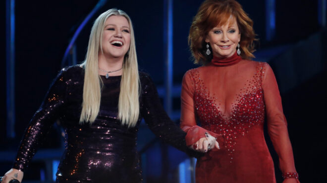 kelly-clarkson-reba-mcentire