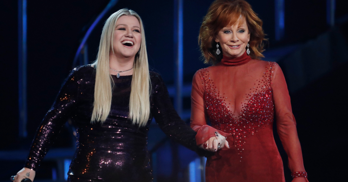 kelly-clarkson-reba-mcentire