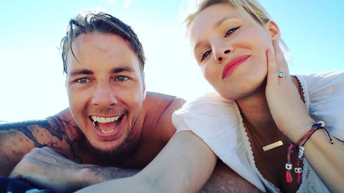 kristen-bell-beach.jpg