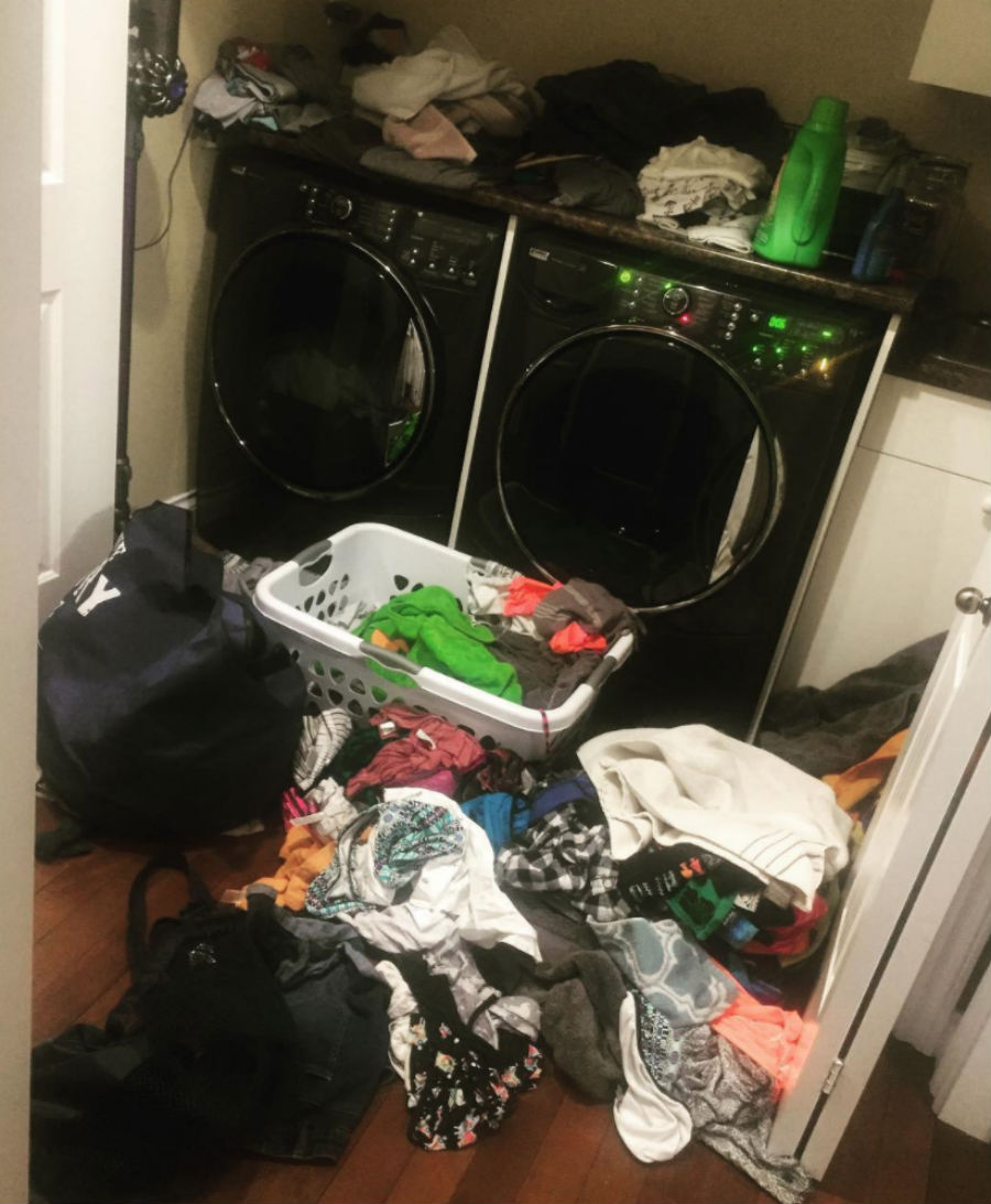 messy-living-room-6.jpg
