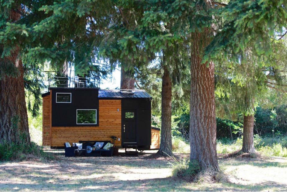 modern-tiny-house-9.png