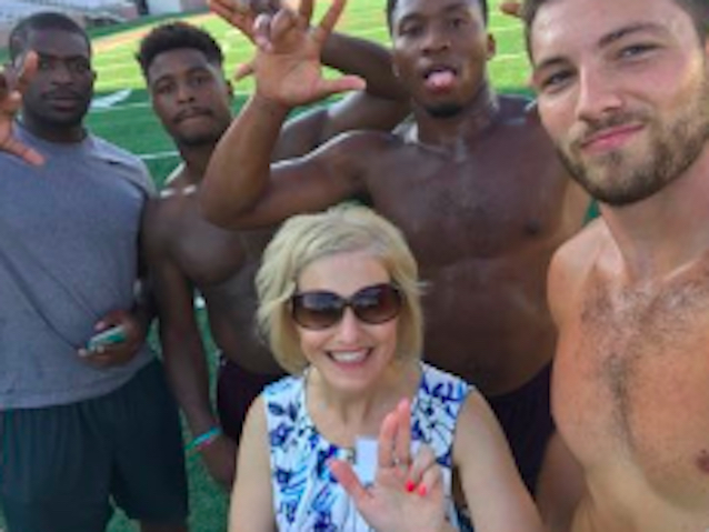 mom-meets-college-football-players-5.jpg