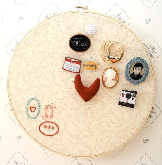 one-sheepish-girl-embroidery-hoop-brooch-display.jpg