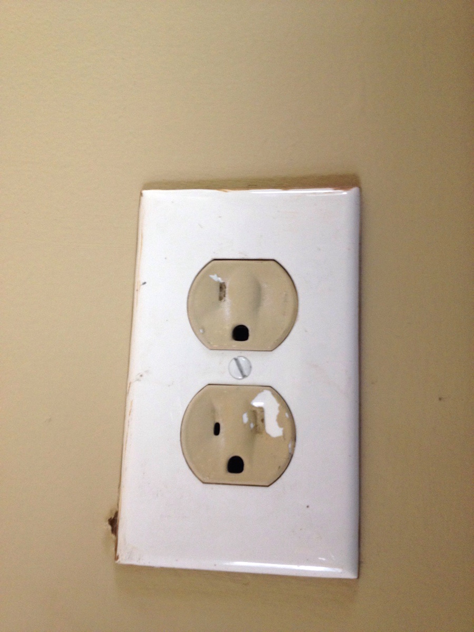 outlet.jpg