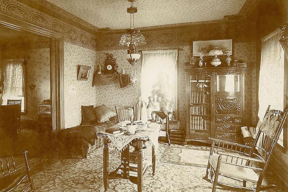 parlor.jpg