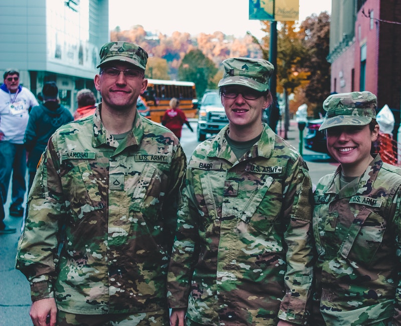 photo-of-three-soldiers-1564432.jpg