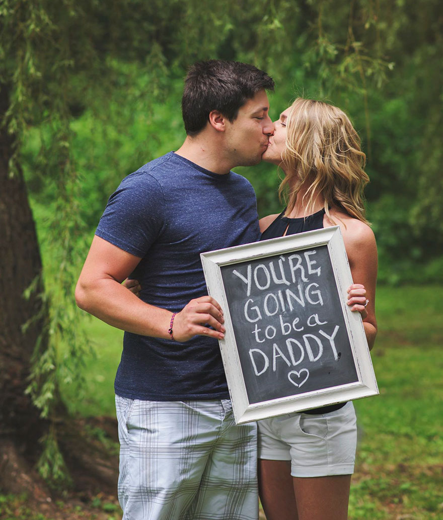 pregnancy-announcement-surprise-photoshoot-brianne-dow-21.jpg