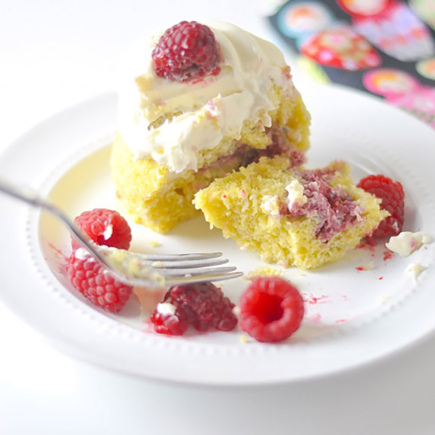 raspberry-cream-cheese-mug-cake.jpg