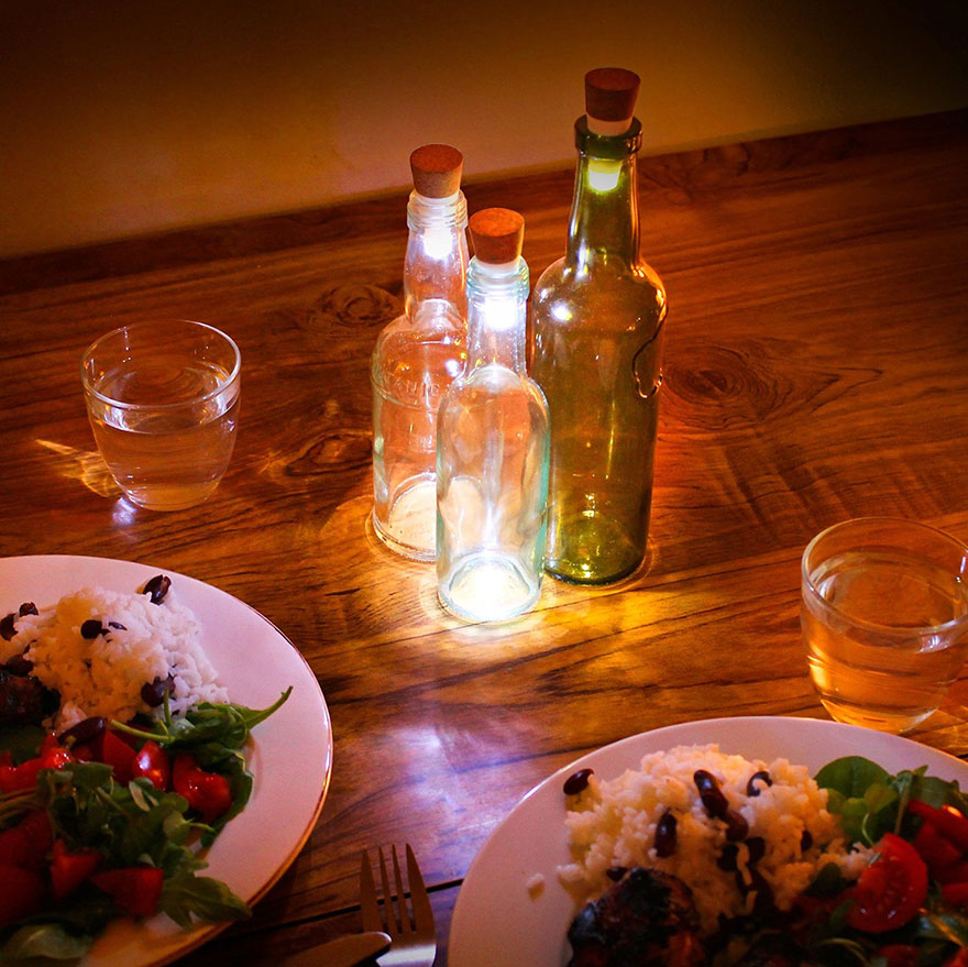 rechargeable-usb-led-bottle-light-suck-uk-6.jpg