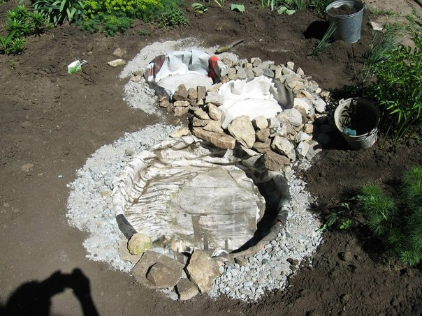 recycled-tires-pond06.jpg