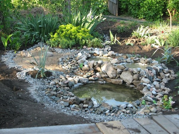 recycled-tires-pond07.jpg