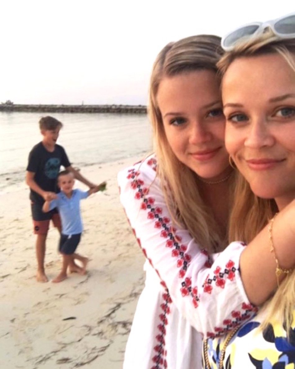 reese-witherspoon-ava.jpg